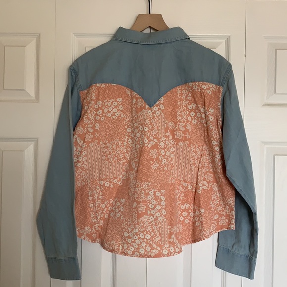 NWT Wrangler Retro Patchwork Denim Cropped Button Down Shirt - Picture 7 of 7